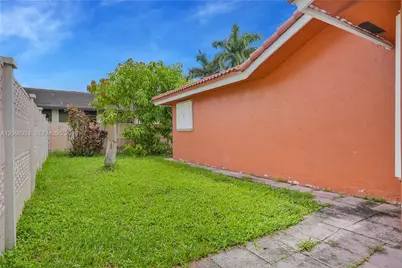 901 NW 128th Pl, Miami, FL 33182 - Photo 21