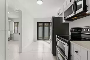 921 NW 22nd Ct, Miami, FL 33125 - Photo 3