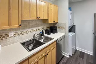 10056 Twin Lakes Dr, Coral Springs, FL 33071 - Photo 5