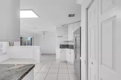 1413 SW 158th Ave, Pembroke Pines, FL 33027 - Photo 9