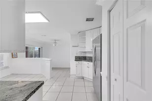 1413 SW 158th Ave, Pembroke Pines, FL 33027 - Photo 9