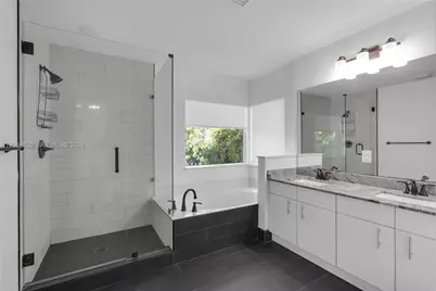 1413 SW 158th Ave, Pembroke Pines, FL 33027 - Photo 29