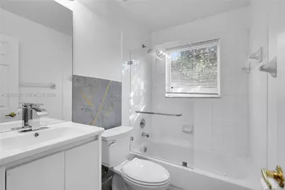 1413 SW 158th Ave, Pembroke Pines, FL 33027 - Photo 25