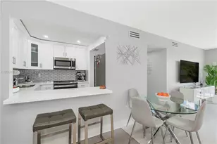 8201 NW 8th St, Miami, FL 33126 - Photo 9