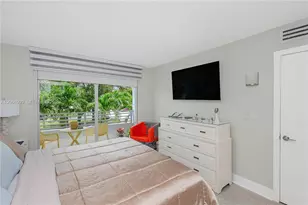 8201 NW 8th St, Miami, FL 33126 - Photo 15