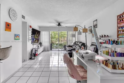 8895 Fontainebleau Blvd #207, Miami, FL 33172 - Photo 3
