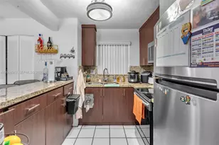 8895 Fontainebleau Blvd, Miami, FL 33172 - Photo 9