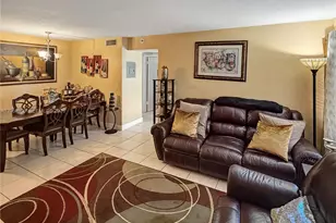 10168 Twin Lakes Dr, Coral Springs, FL 33071 - Photo 3