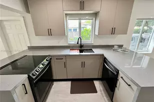 850 NE 127th St, North Miami, FL 33161 - Photo 13
