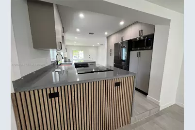 850 NE 127th St, North Miami, FL 33161 - Photo 11