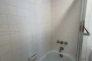 9440 Poinciana Pl, Davie, FL 33324 - Photo 9