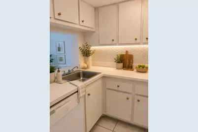 9440 Poinciana Pl #404, Davie, FL 33324 - Photo 5