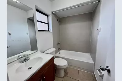 1095 W 37th St, Hialeah, FL 33012 - Photo 7
