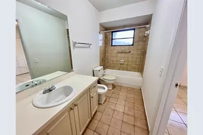 1095 W 37th St, Hialeah, FL 33012 - Photo 5