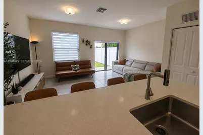 3382 W 114th Ter, Hialeah, FL 33018 - Photo 7