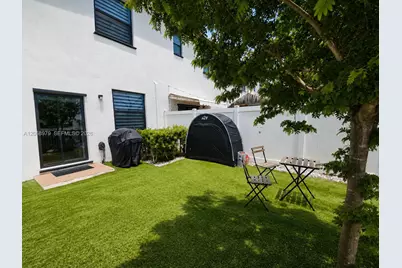 3382 W 114th Ter, Hialeah, FL 33018 - Photo 15