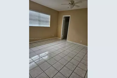 1008 NE 34th Ct #A, Oakland Park, FL 33334 - Photo 5