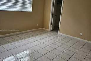 1008 NE 34th Ct, Oakland Park, FL 33334 - Photo 5