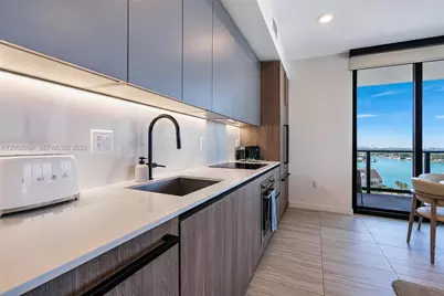 580 72nd St #1410, Miami Beach, FL 33141 - Photo 13