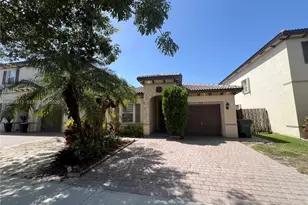 2410 NE 4th St, Homestead, FL 33033 - Photo 3