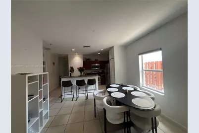 2410 NE 4th St, Homestead, FL 33033 - Photo 5