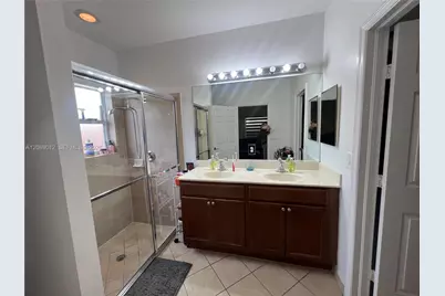 2410 NE 4th St, Homestead, FL 33033 - Photo 11