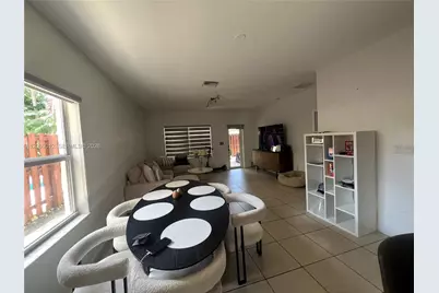 2410 NE 4th St, Homestead, FL 33033 - Photo 3
