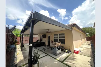 2410 NE 4th St, Homestead, FL 33033 - Photo 17