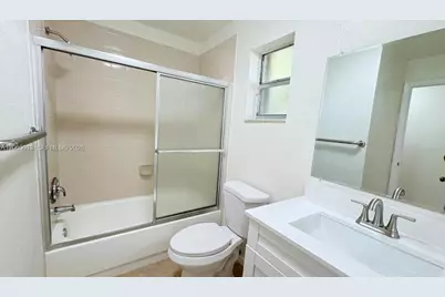 821 W Beckley Sq, Davie, FL 33325 - Photo 17