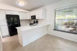 821 W Beckley Square, Davie, FL 33325 - Photo 5