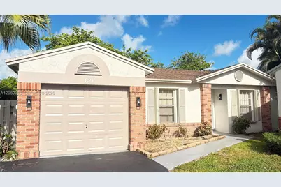 821 W Beckley Sq, Davie, FL 33325 - Photo 1