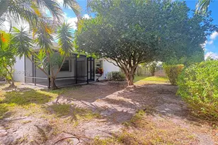 821 W Beckley Square, Davie, FL 33325 - Photo 23