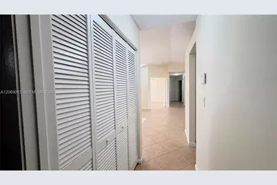 821 W Beckley Sq, Davie, FL 33325 - Photo 13