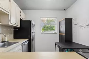 201 Berkley Rd, Hollywood, FL 33024 - Photo 11