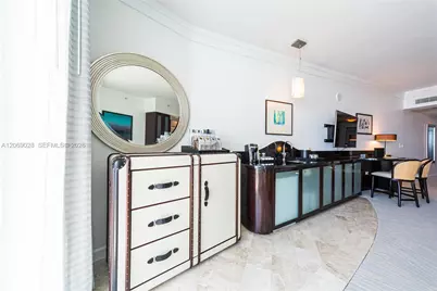 4391 Collins Ave #1015, Miami Beach, FL 33140 - Photo 5