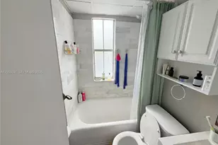 736 13th St, Miami Beach, FL 33139 - Photo 17