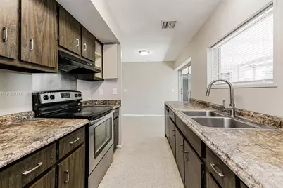 687 SW Heather St, Port Saint Lucie, FL 34983 - Photo 9