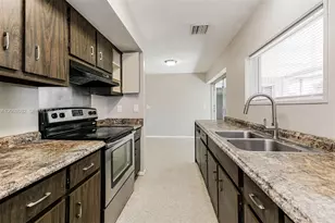 687 SW Heather St, Port Saint Lucie, FL 34983 - Photo 9