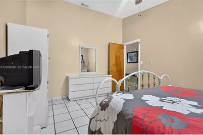 6983 W 24th Ln, Hialeah, FL 33016 - Photo 21