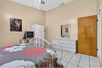 6983 W 24th Ln, Hialeah, FL 33016 - Photo 19