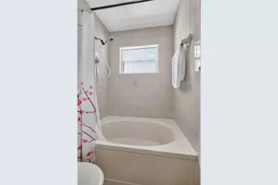 6983 W 24th Ln, Hialeah, FL 33016 - Photo 25