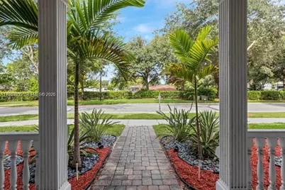 4762 Lakeside Ter, Davie, FL 33314 - Photo 7