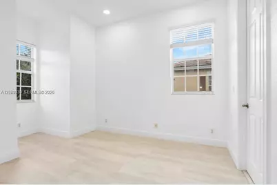 4762 Lakeside Ter, Davie, FL 33314 - Photo 25