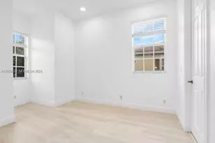 4762 Lakeside Terrace, Davie, FL 33314 - Photo 25