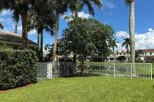 4762 Lakeside Terrace, Davie, FL 33314 - Photo 11