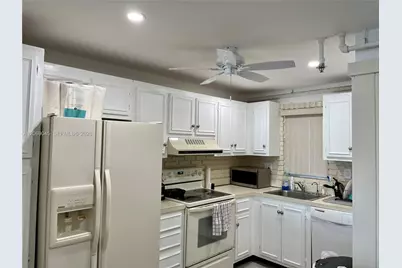 3150 W Rolling Hills Cir #201, Davie, FL 33328 - Photo 17