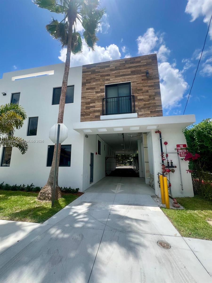 1860 NW 19th St #102 - 1860 NW 19th St #102, Miami, FL 33125 Luxury Property | Jose Angel Pina
