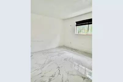 321 NE 170th St, North Miami Beach, FL 33162 - Photo 21