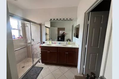 2410 NE 4th St #2410, Homestead, FL 33033 - Photo 11