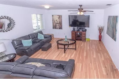 8922 SW 18th St, Miramar, FL 33025 - Photo 5
